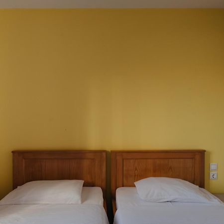 Nefeli City Apartments Patras Buitenkant foto