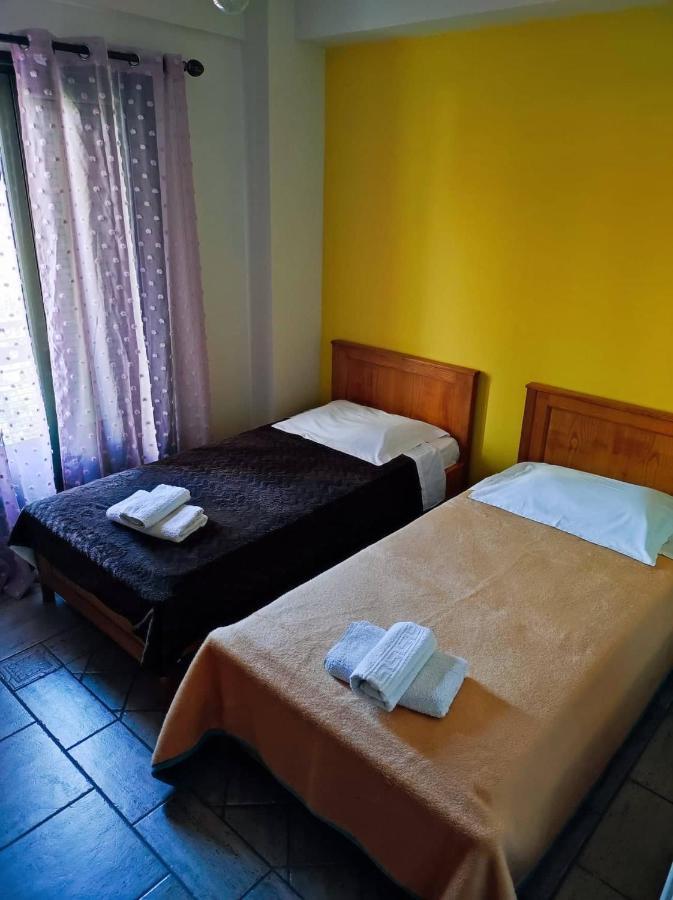 Nefeli City Apartments Patras Buitenkant foto