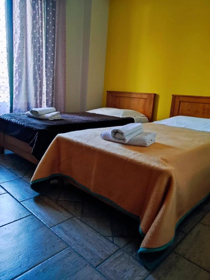 Nefeli City Apartments Patras Buitenkant foto