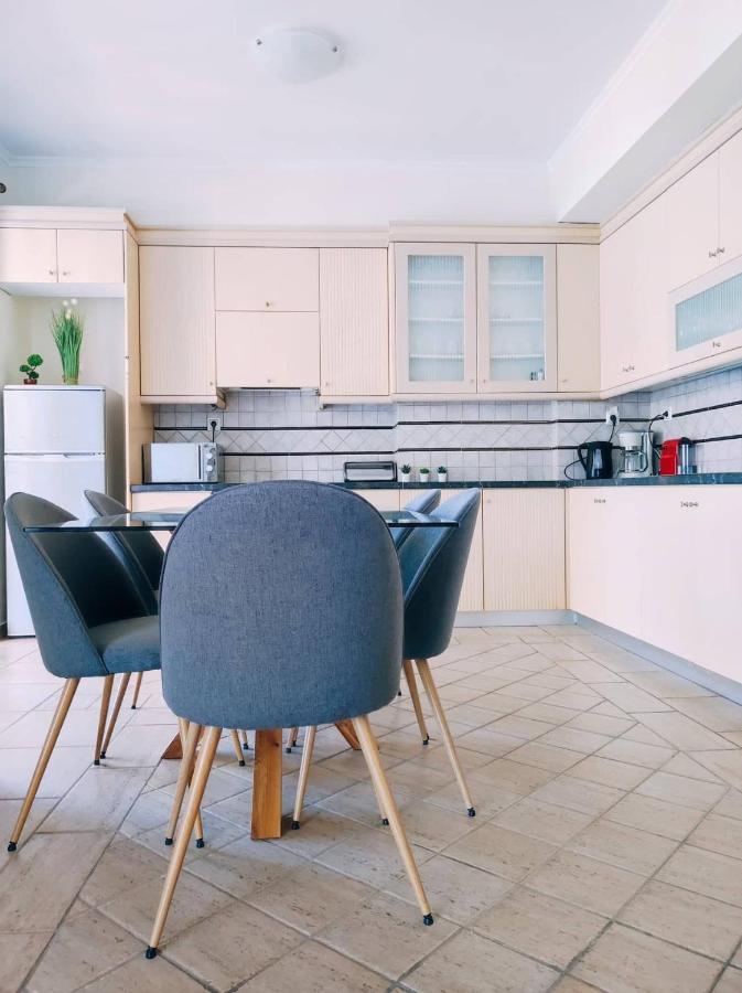 Nefeli City Apartments Patras Buitenkant foto