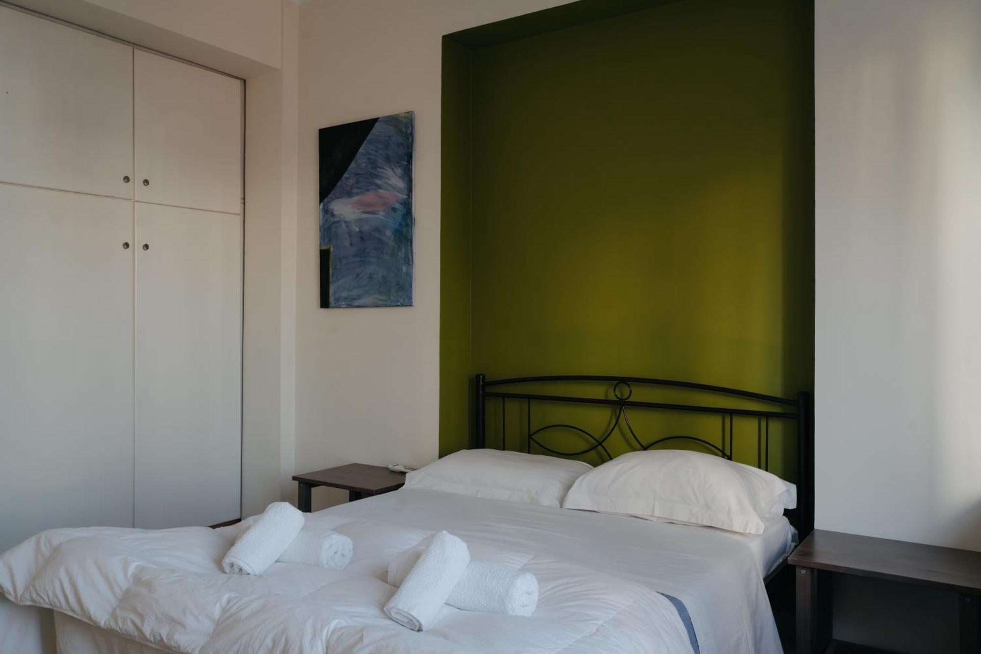 Nefeli City Apartments Patras Buitenkant foto