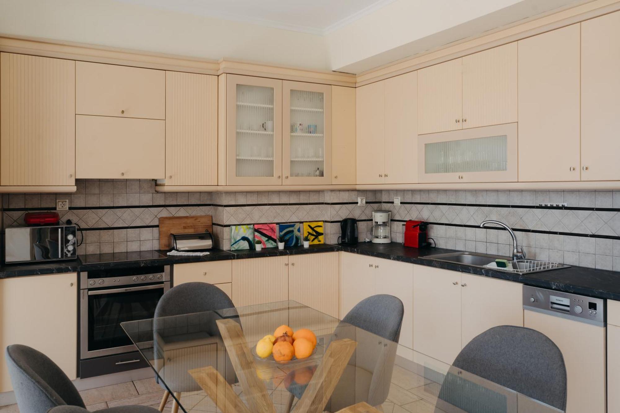 Nefeli City Apartments Patras Buitenkant foto