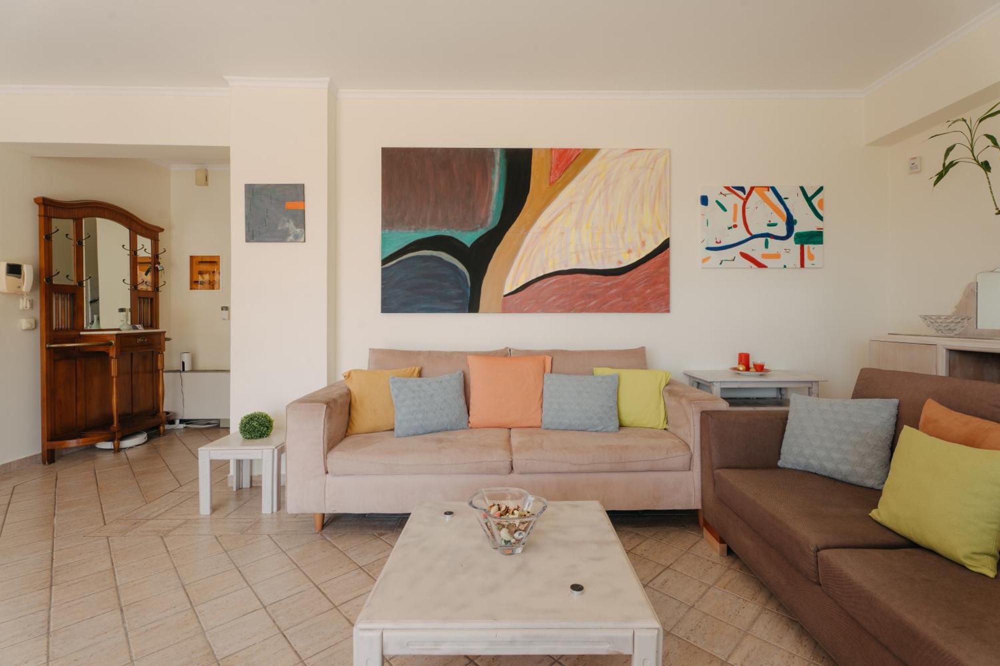 Nefeli City Apartments Patras Buitenkant foto